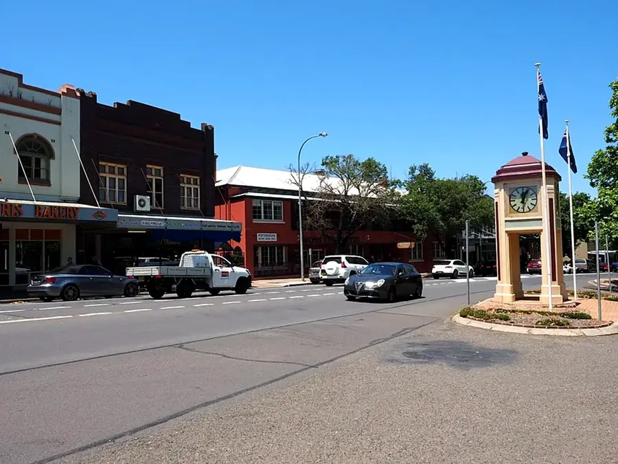 Argyle Street food and pub strip in Moss Vale